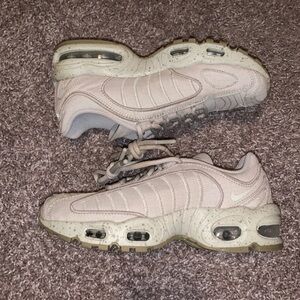 Nike Air Max Tailwind IV Sneakers